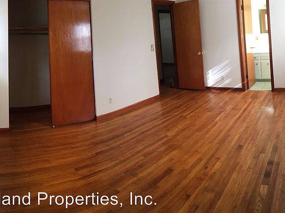 2nd image of 3039 Dalehurst Dr W