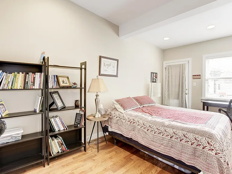 726 Quincy St NW #A — Photo 8