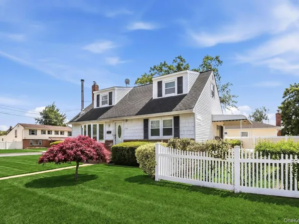 1294 Owens Place, North Bellmore, NY 11710