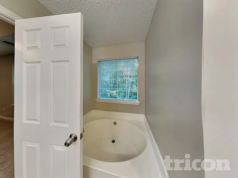 2929 Noah Dr — Photo 10