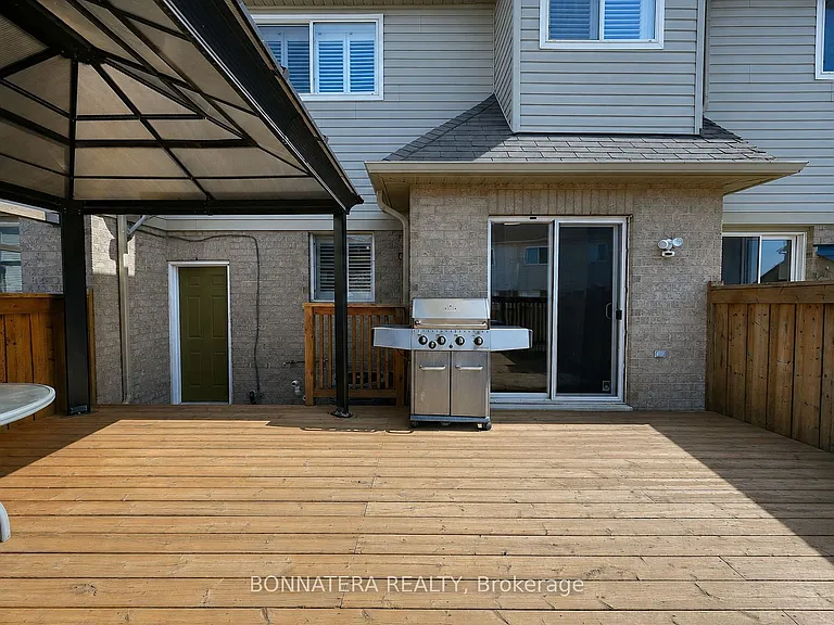 409 Hobbs Cres — Photo 37