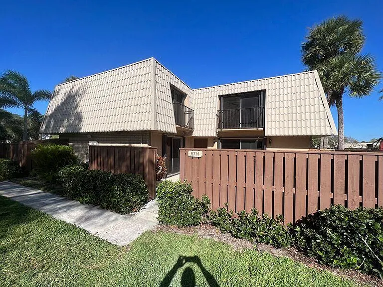 5714 57th Way — Photo 1