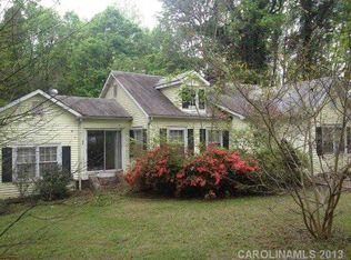1135 Oakdale Rd, Charlotte, NC 28216