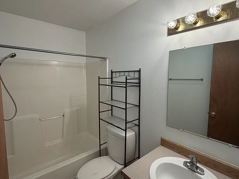 828 S Brownell Ave — Photo 9