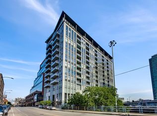 740 W Fulton St APT 612, Chicago, IL 60661