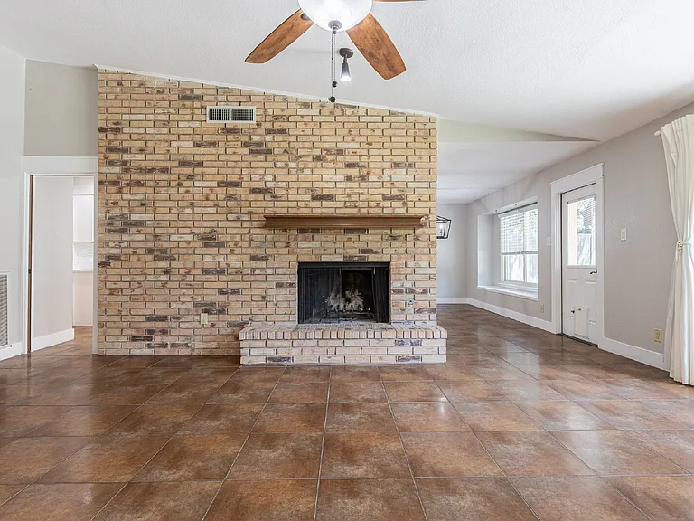 2331 Bluffridge St — Photo 7