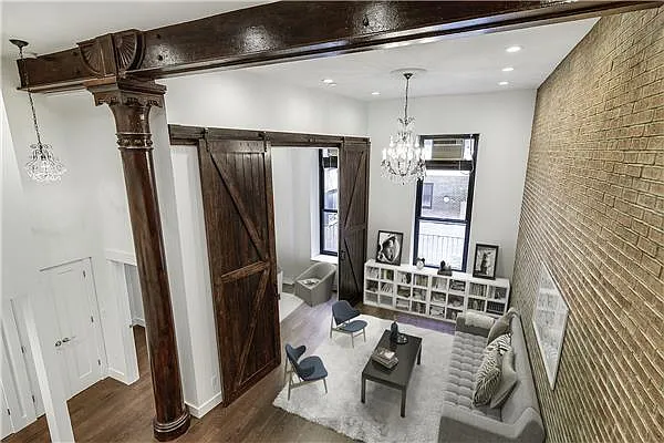 Sold by Century 21 Metropolitan | media 5