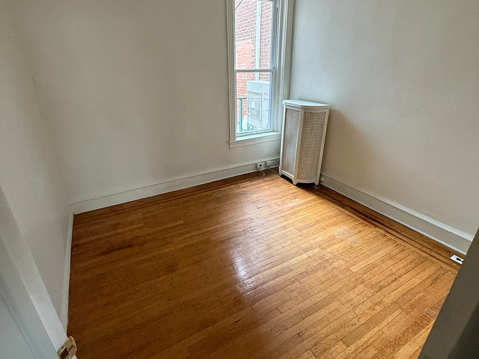5417 Akron St — Photo 3