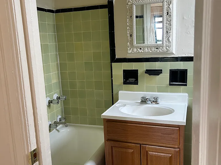 Beaufort Pl — Photo 3