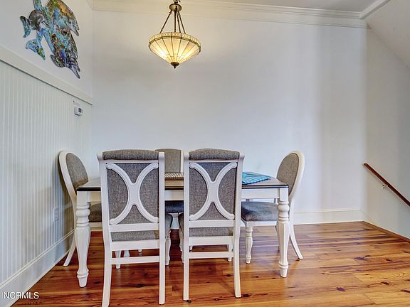 5th image of 1214 S Lake Park Boulevard Unit 2