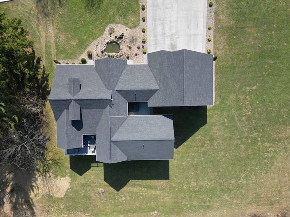 345 Krystal Lee Peterson Dr, Shinnston, WV 26431