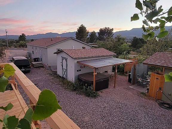 House, Guesthouse and Shed