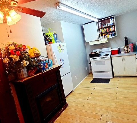 4th image of 178 S West St