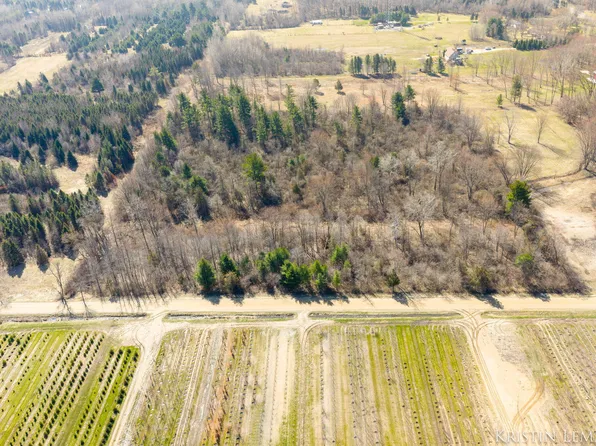 121st Ave, Fennville, MI 49408