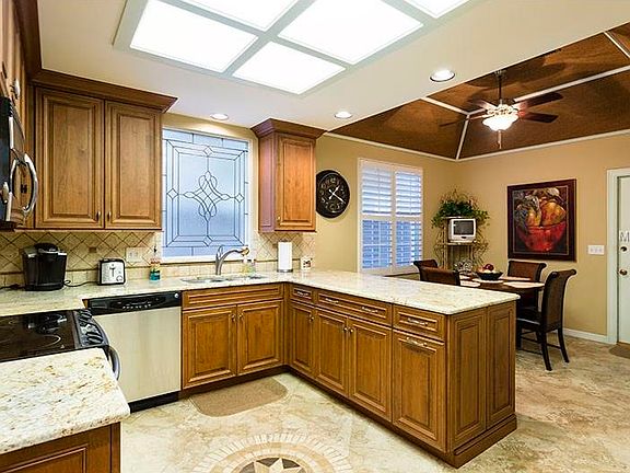 4th image of 2150 Country Side Cir N