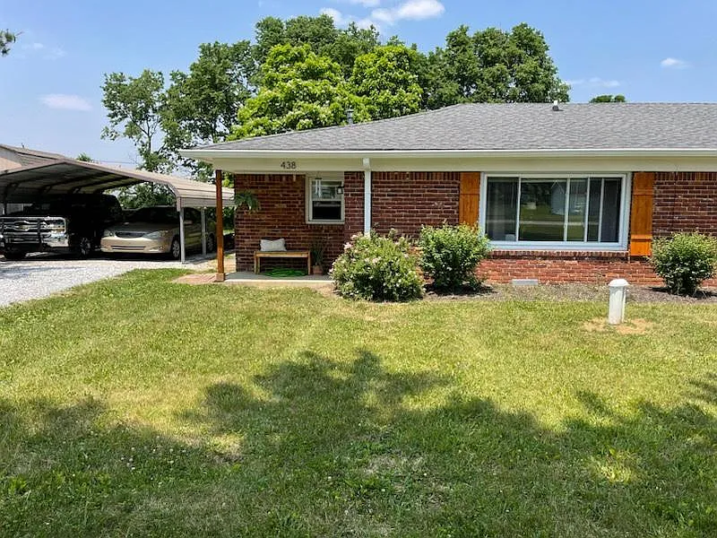 438 Cedar Glen Dr photo 1