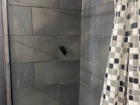 5th image of 408 N Dewey St #305