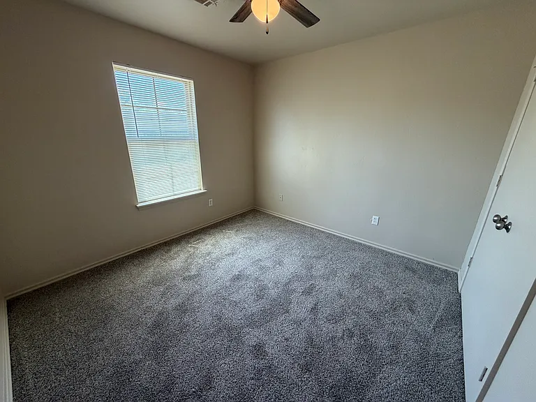 200 Chalmette Dr #1 — Photo 20