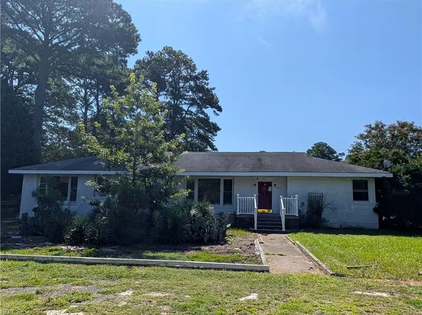 5017 Lake Cir, Portsmouth, VA 23703