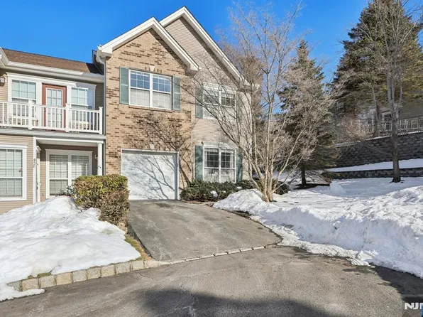 459 Lost River Ct, Mahwah, NJ 07430