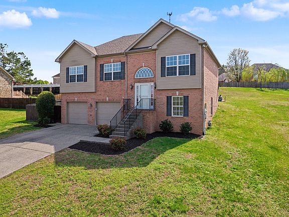 3rd image of 105 Buckhaven Ct