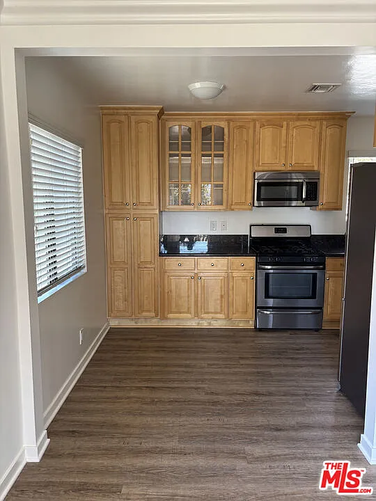 2 bed, 2.0 bath, 1000 sqft, $2,500 — Photo 4