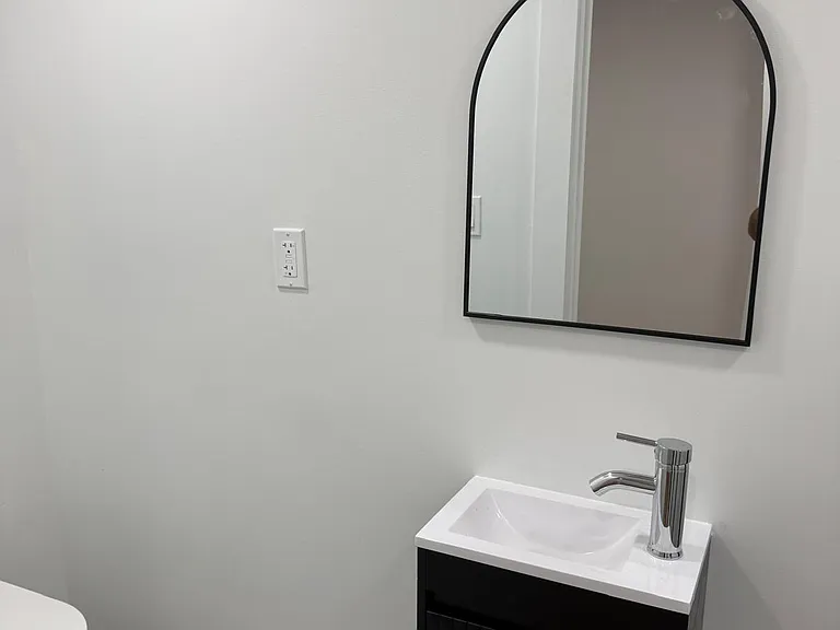 68 W Rockland St #1 — Photo 5