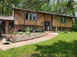 9433 Fox Valley Dr, Hamel, MN 55340
