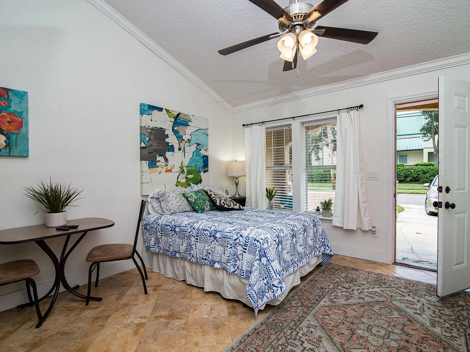 Studio, 350 sqft, $1,400 — Photo 1