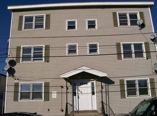 14 2nd St #1, Lowell, MA 01850