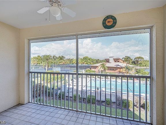 4th image of 5709 Foxlake Dr #208