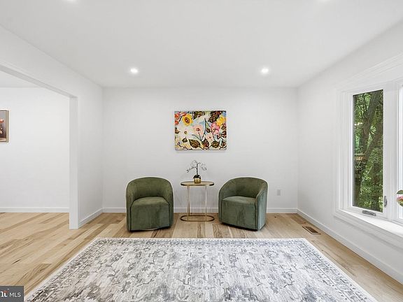 2nd image of 800 Berrymans Ln