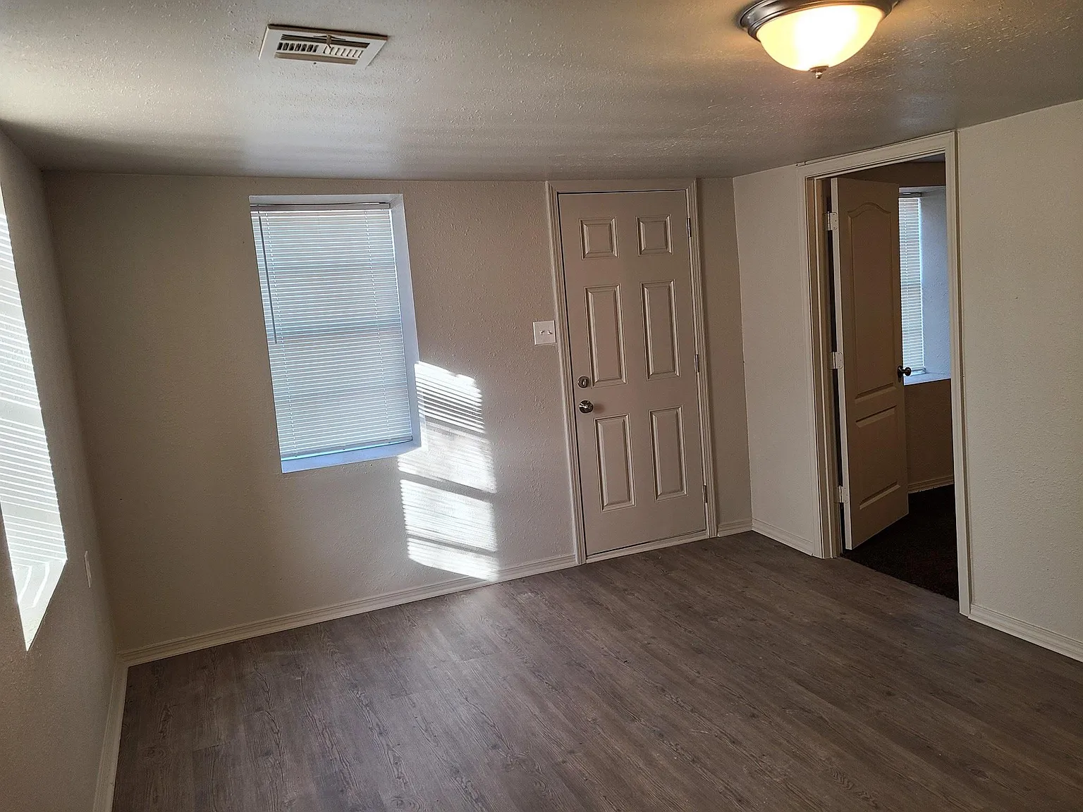 6229 S 42nd West Ave — Photo 2