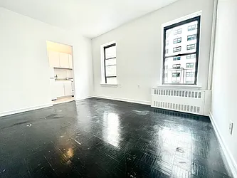 Rented by HOLTON REAL ESTATE INC.