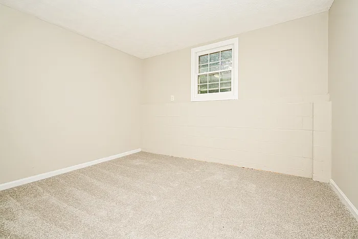 35 Knights Cir — Photo 16