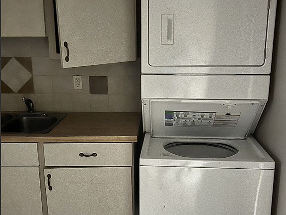 5th image of 6071 Village Cir #6071