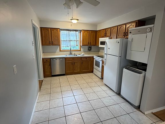 5th image of 333 Sycamore St Floor 2