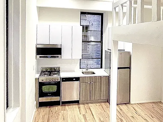 Rented by Buchbinder & Warren | media 2