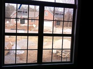 303 Sunny Side Dr, Chapel Hill, TN 37034