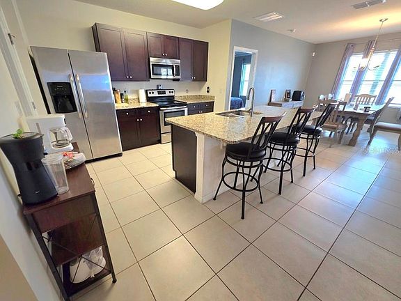 4th image of 368 ABERDEEN DRIVE