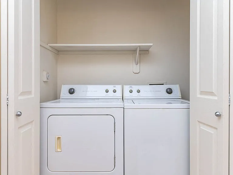 Center Pointe | Washer and Dryer