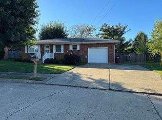 724 Circle Dr, Belpre, OH 45714