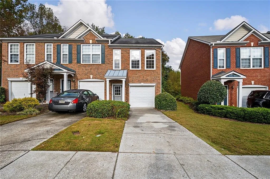 2 bed, 2.5 bath, 1468 sqft, $1,900 — Photo 1