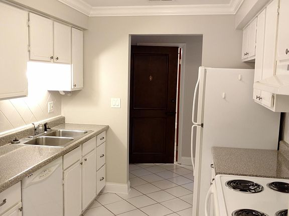 2nd image of 144 W Park Ave APT 102