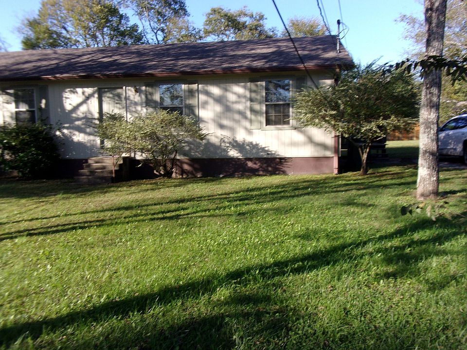 1st image of 831 Meadowlane Dr