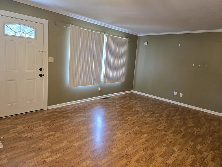 579 Wilshire Ave — Photo 7