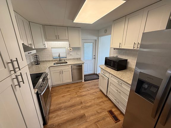 5th image of 10370 1st Ln N #10370