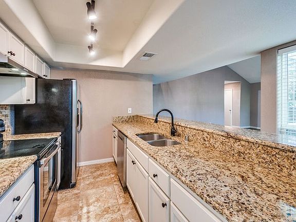 2nd image of 2209 Heritage Cir