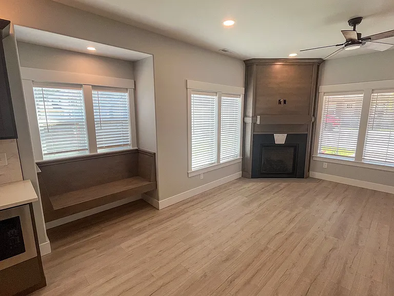 1204 W Dairy Farm Ln — Photo 3