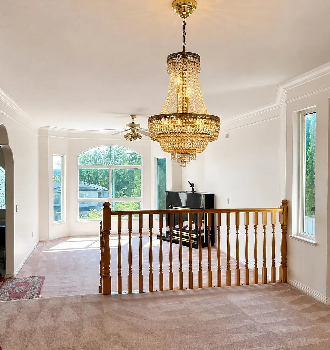 4 bed, 2600 sqft, $4,300 — Photo 2